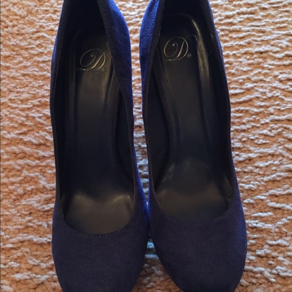 Blue suede heels - Picture 3 of 3